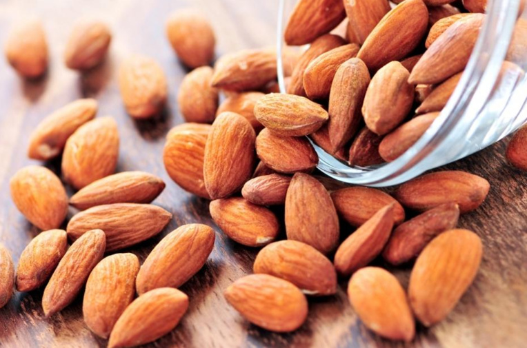 Wellness diaries: get ready for summer : Eat almonds !