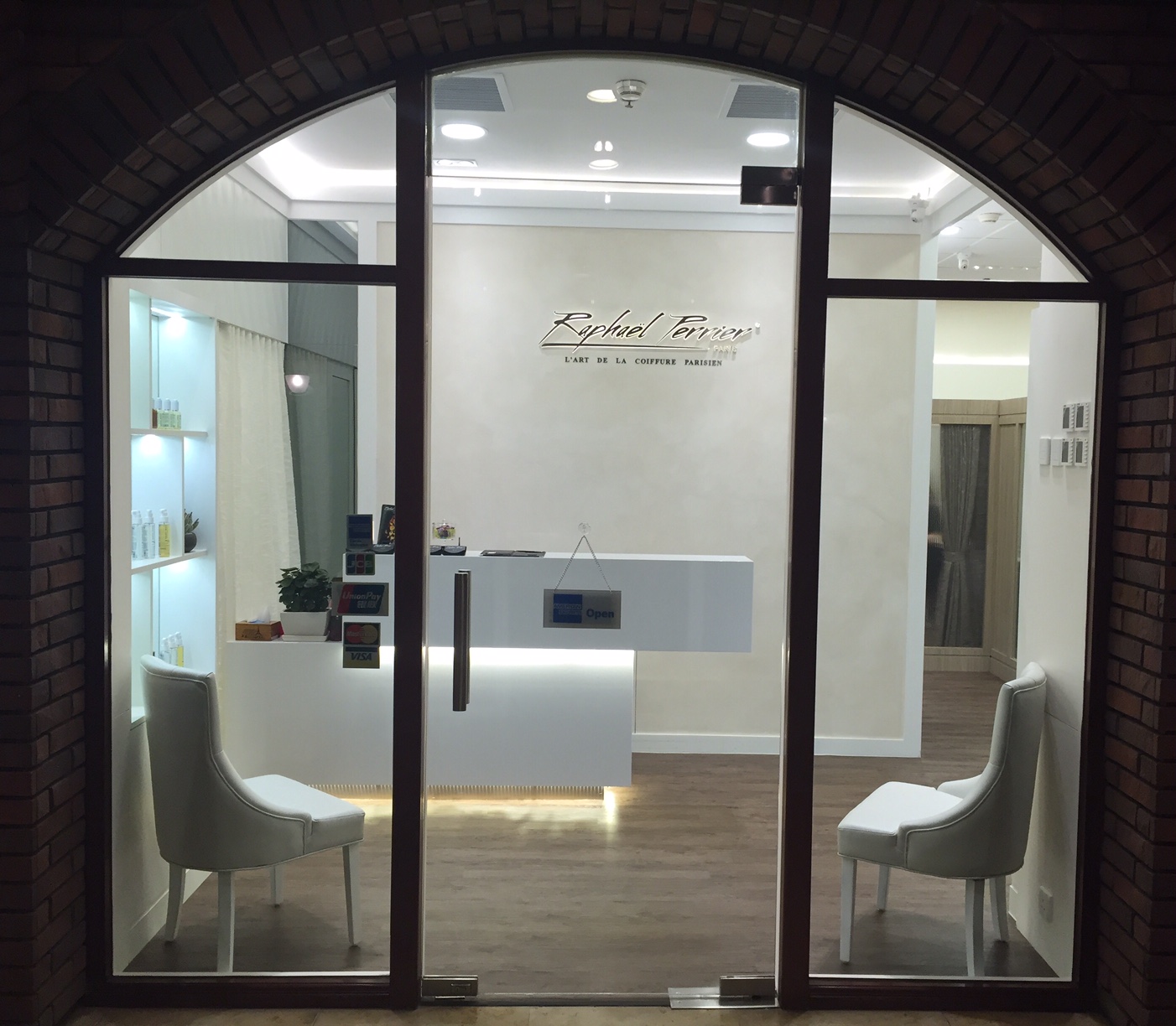 Raphaël Perrier – the hair salon you need !