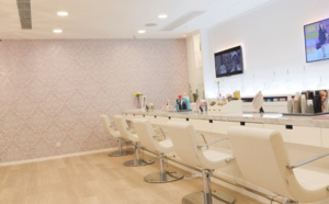 Girly party at airplay blow dry bar