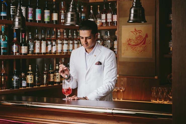 Conversation avec :  Devender Kumar, Beverage Manager au Mandarin Oriental, Hong Kong